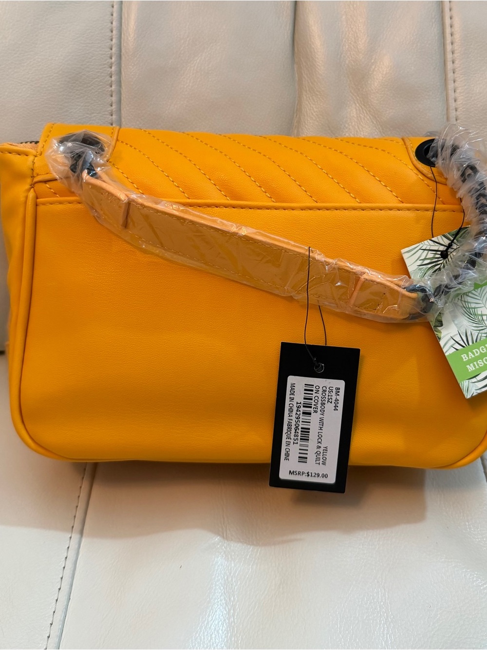 NWT Badgley Mischka Bright Yellow Quilted Chain Crossbody Bag - Picture 5 of 9